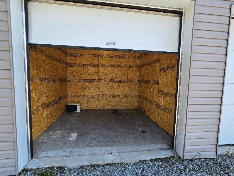 mini-entrepot-richmond-unite-interieure Intérieur d’une unité propre et sécurisée à Richmond